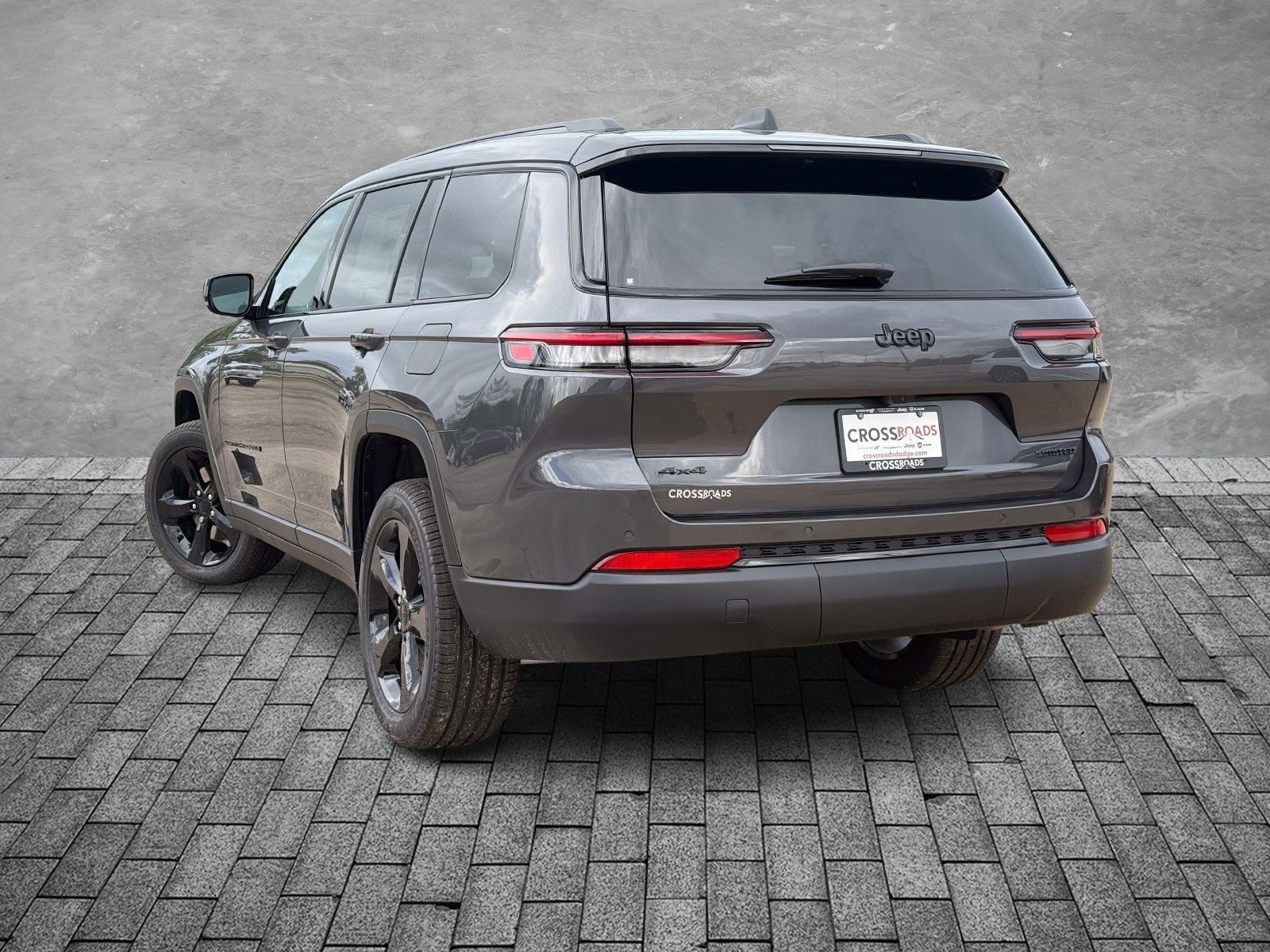 2025 Jeep Grand Cherokee Limited photo 3