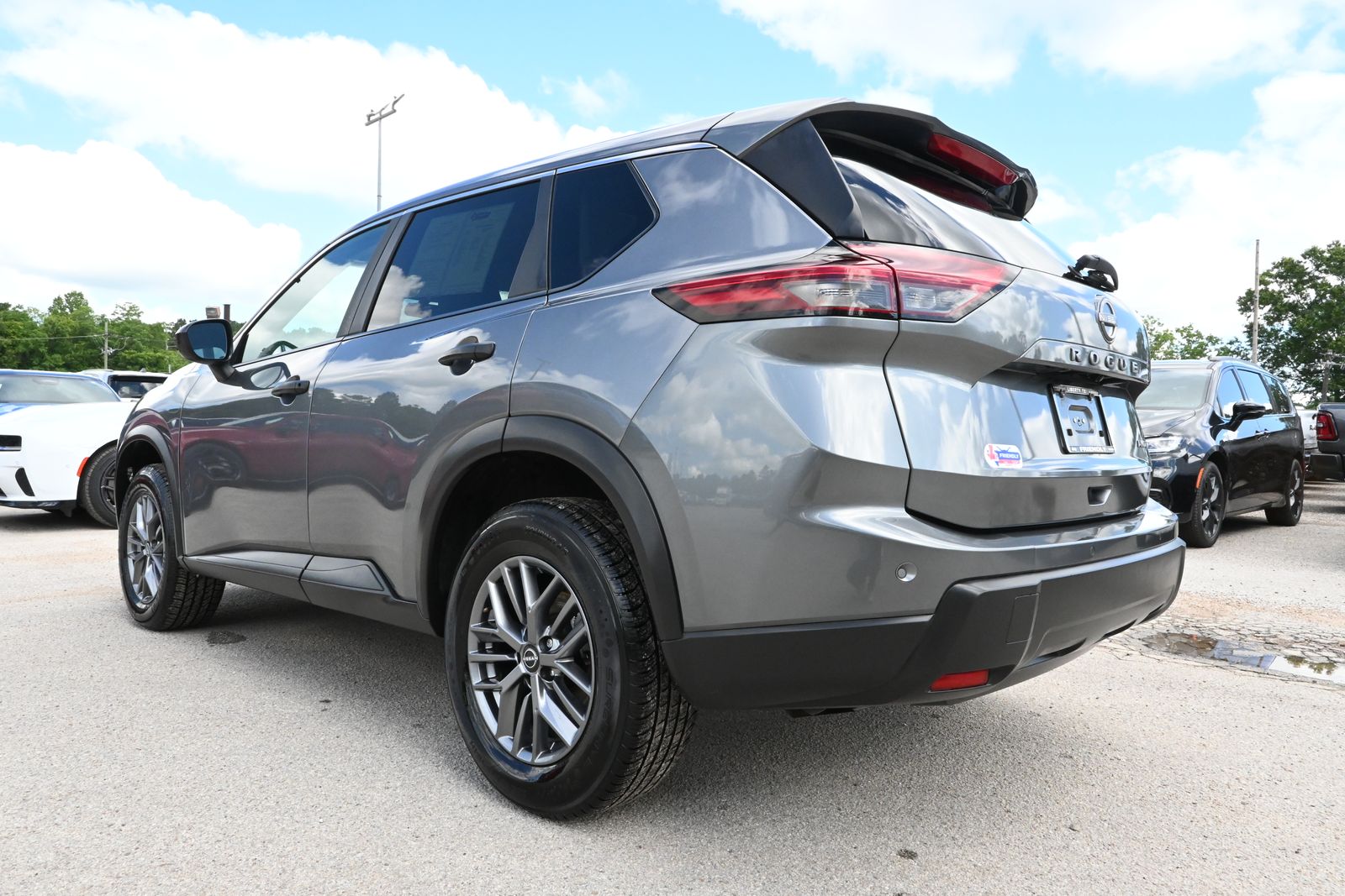Used 2024 Nissan Rogue S with VIN 5N1BT3AB8RC682490 for sale in Liberty, TX