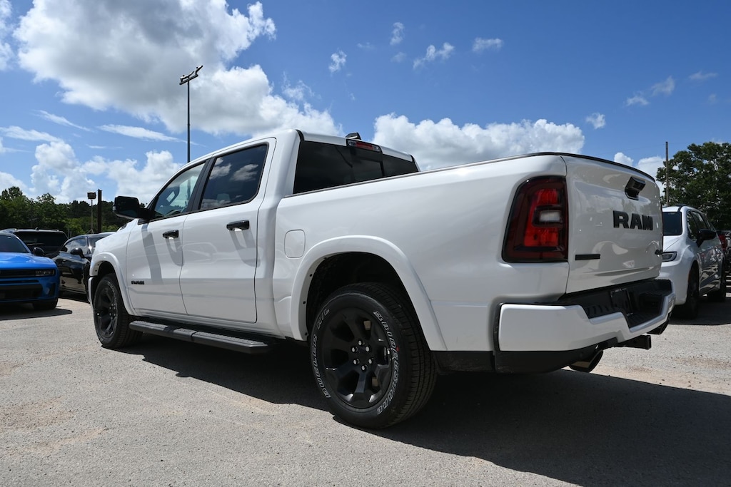 New 2026 Ram 1500 BIG HORN CREW CAB 4X4 5'7 BOX Pickup