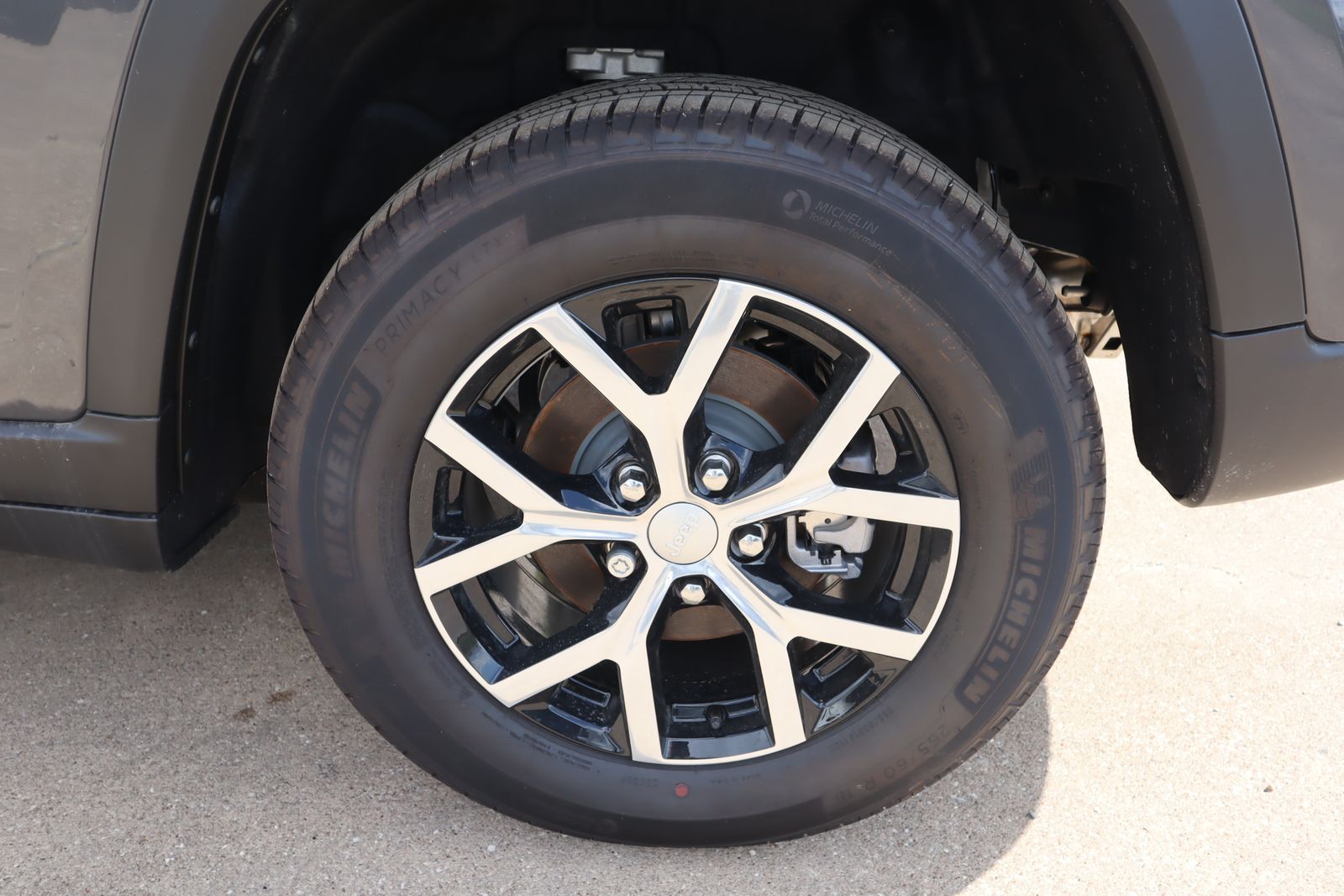 2025 Jeep Grand Cherokee Limited photo 2