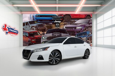 2022 Nissan Altima 2.5 SR Sedan