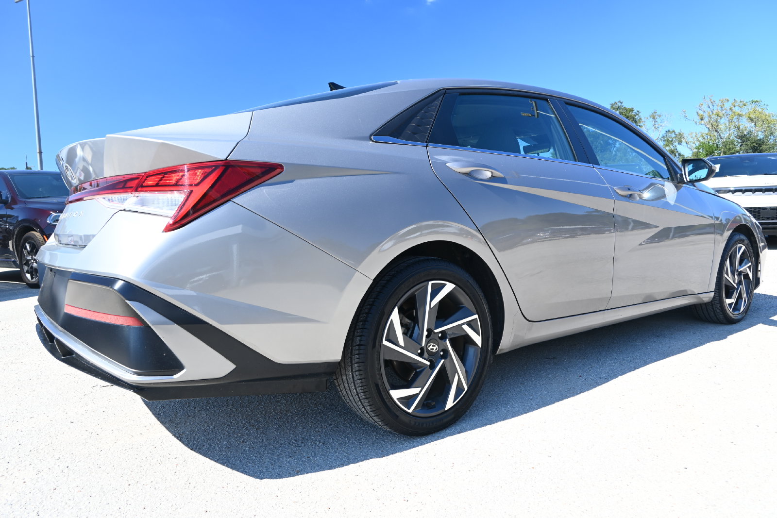 Used 2025 Hyundai Elantra SEL with VIN KMHLS4DG5SU962288 for sale in Liberty, TX