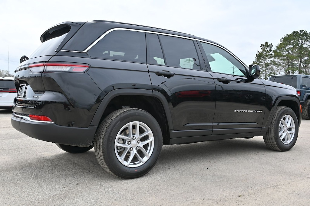 New 2026 Jeep Grand Cherokee LAREDO X 4X4 Sport Utility