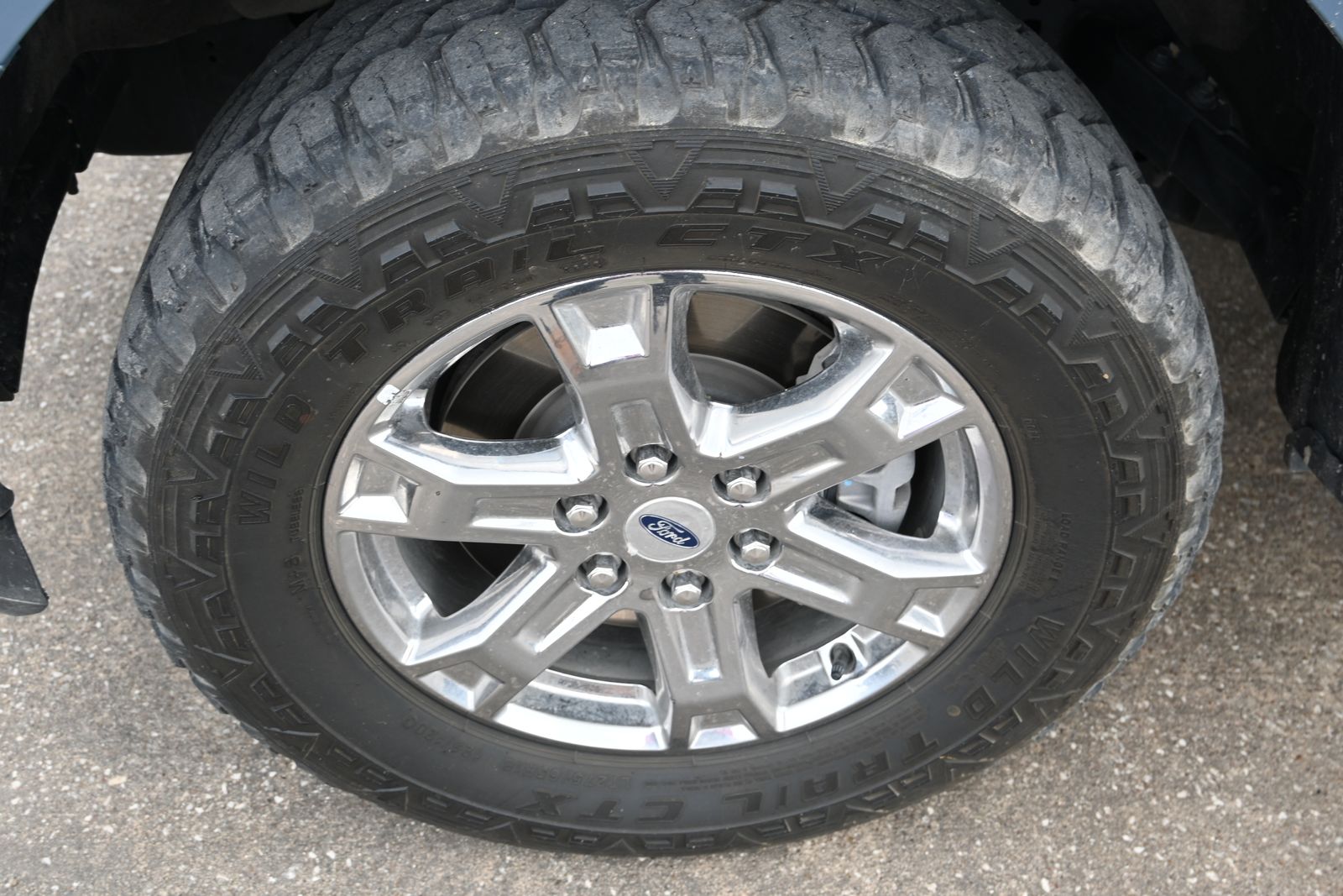 2023 Ford F-150 Lariat photo 2