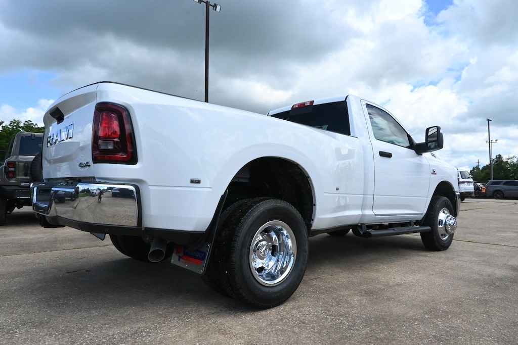New 2026 Ram 3500 TRADESMAN REGULAR CAB 4X4 8' BOX Pickup
