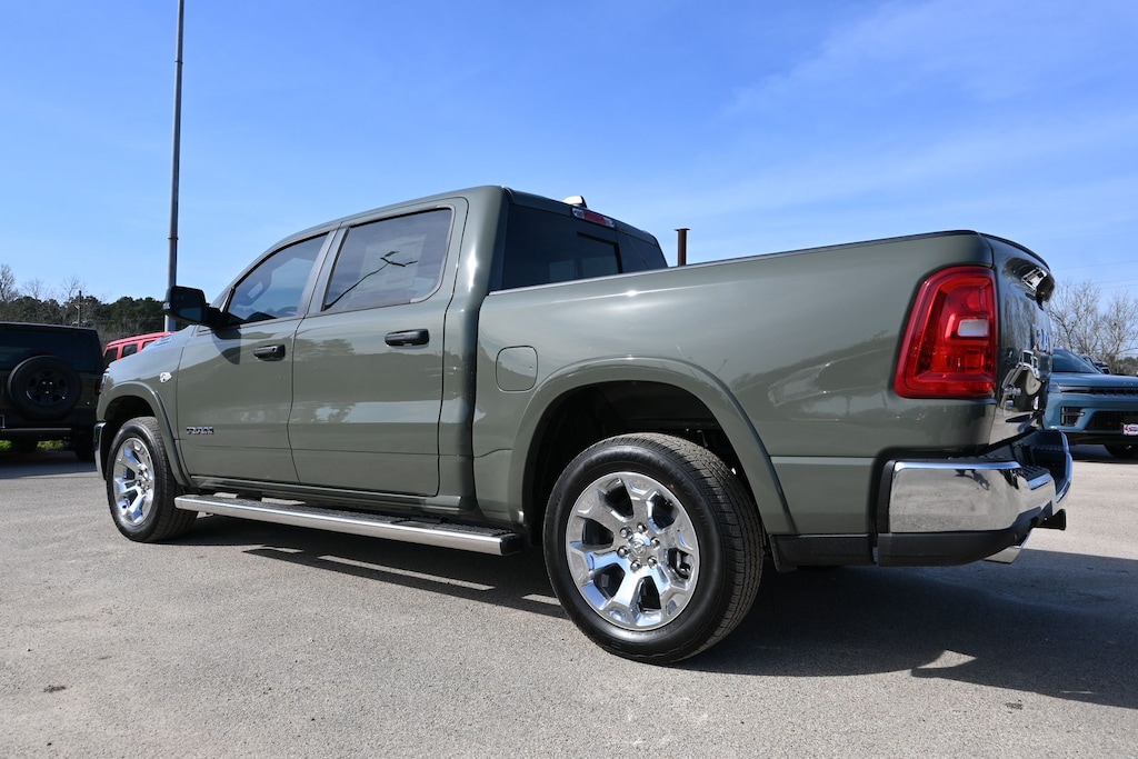 New 2026 Ram 1500 LONE STAR CREW CAB 4X4 5'7 BOX Pickup