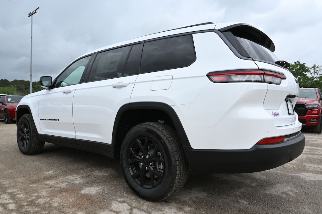 New 2026 Jeep Grand Cherokee L LAREDO ALTITUDE 4X2 Sport Utility