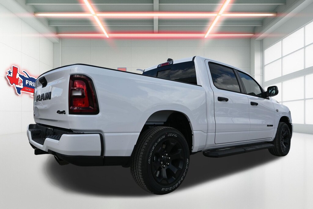 New 2026 Ram 1500 EXPRESS CREW CAB 4X4 5'7 BOX Pickup
