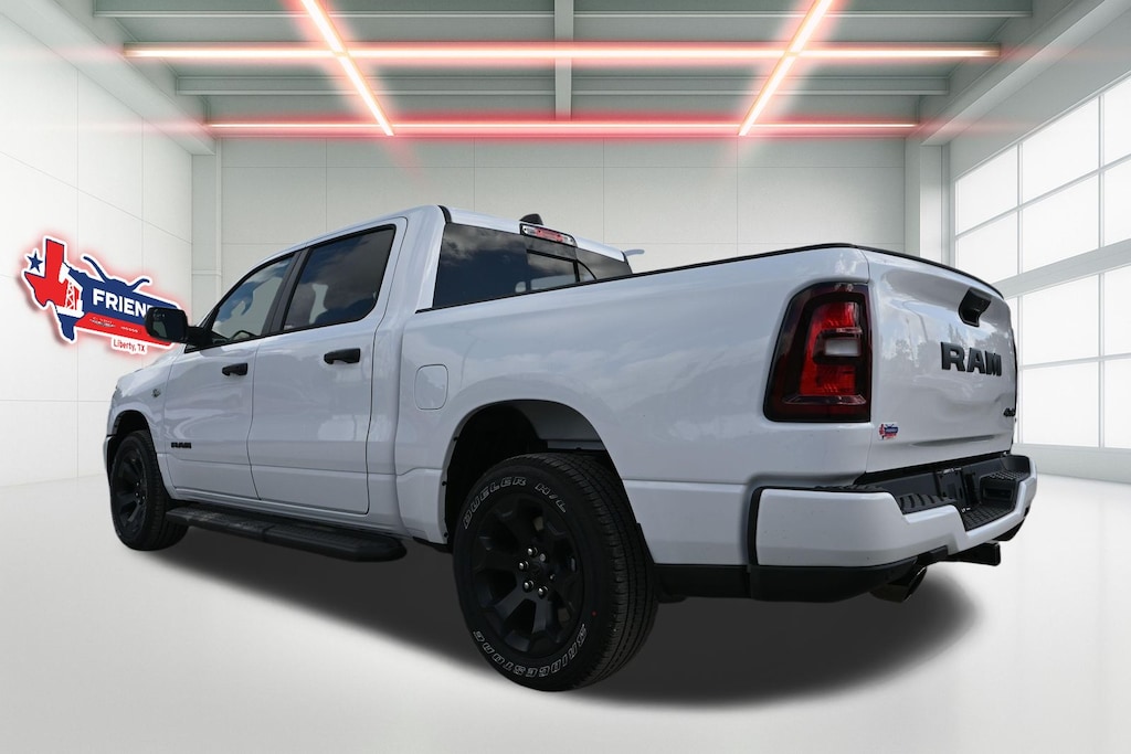 New 2026 Ram 1500 EXPRESS CREW CAB 4X4 5'7 BOX Pickup
