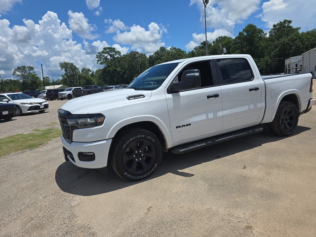 New 2025 Ram 1500 LONE STAR CREW CAB 4X4 5'7 BOX Pickup
