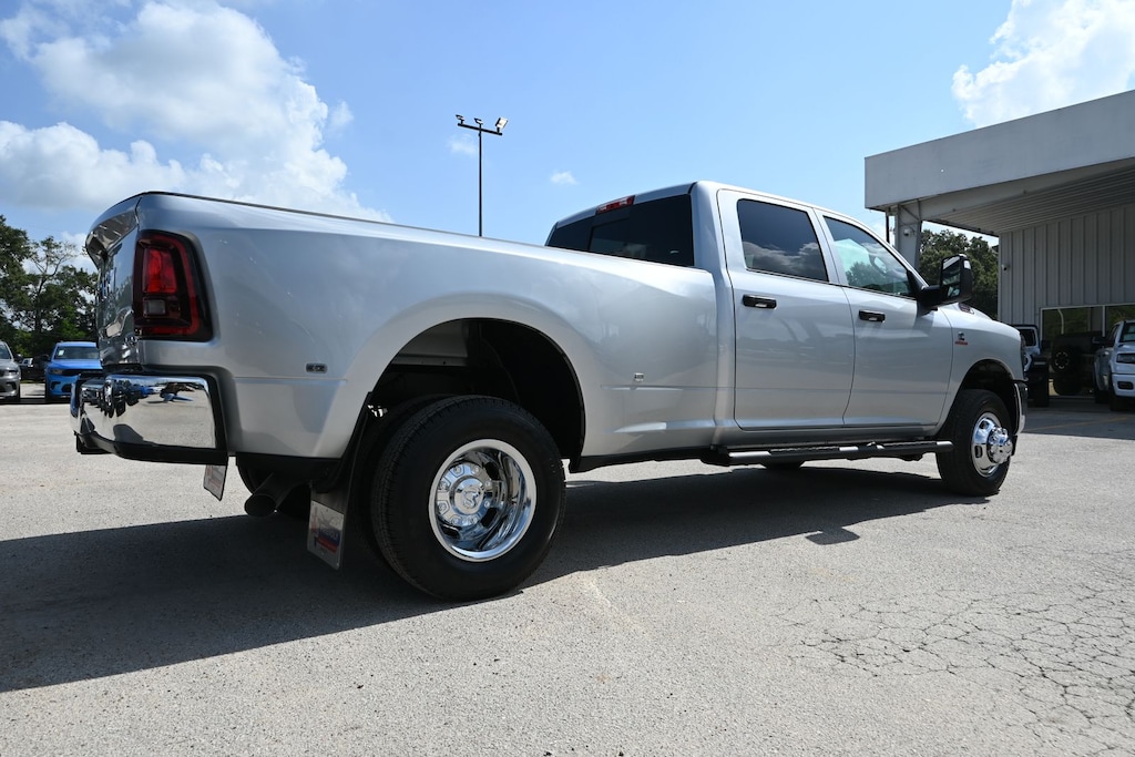 New 2026 Ram 3500 TRADESMAN CREW CAB 4X4 8' BOX Pickup