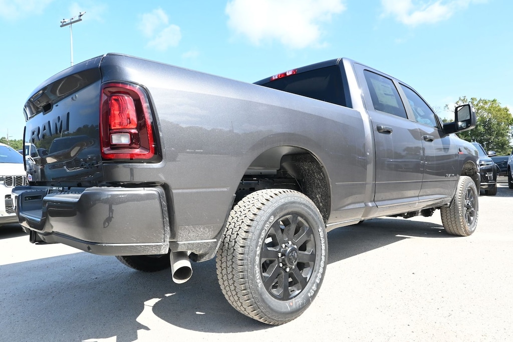 New 2026 Ram 2500 LONE STAR CREW CAB 4X4 6'4 BOX Pickup