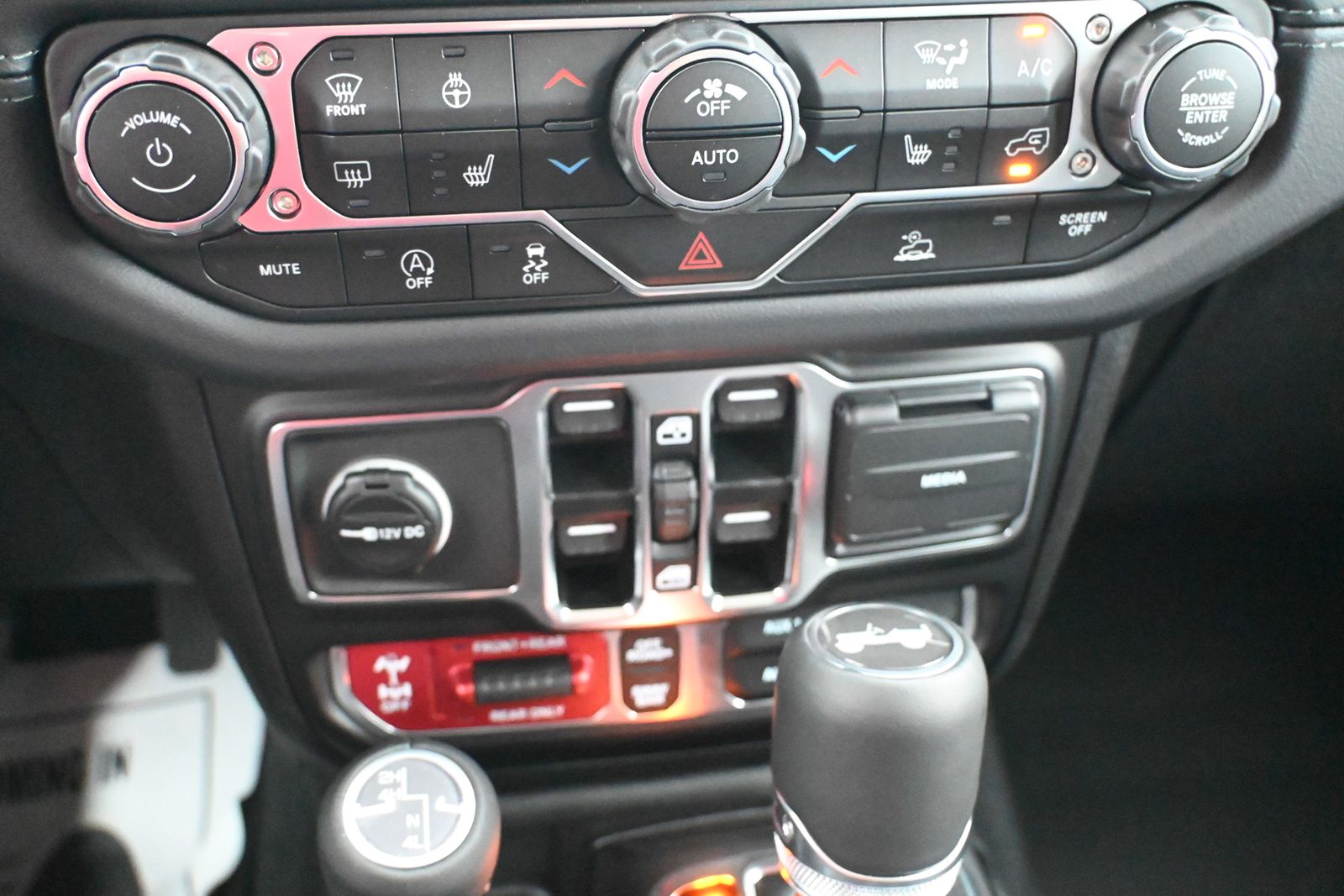 2025 Jeep Wrangler 4-Door Rubicon - Photo 17