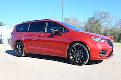 2026 Chrysler Pacifica SELECT AWD Passenger Van