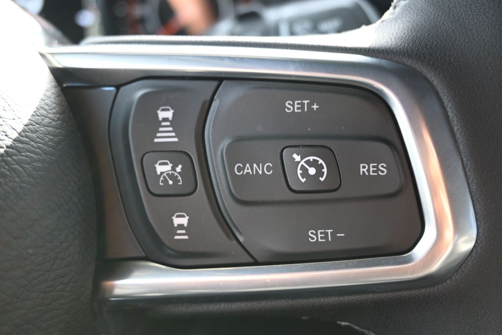 2025 Jeep Wrangler 4-Door Sahara - Photo 13