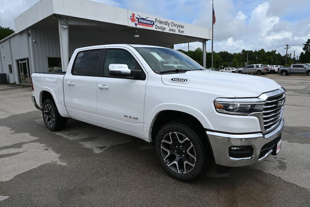 New 2026 Ram 1500 LARAMIE CREW CAB 4X4 5'7 BOX Pickup