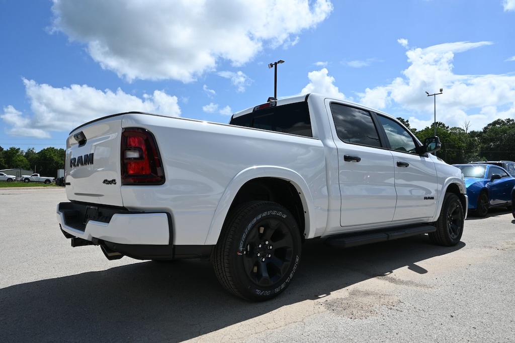 New 2026 Ram 1500 BIG HORN CREW CAB 4X4 5'7 BOX Pickup