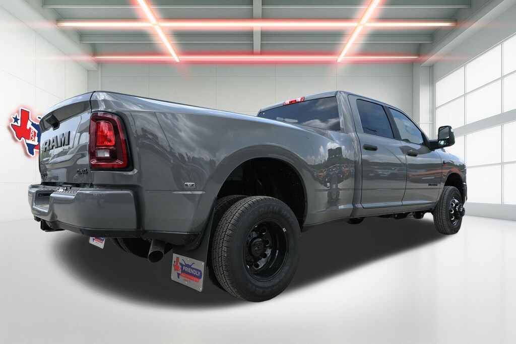 New 2026 Ram 3500 LONE STAR CREW CAB 4X4 8' BOX Pickup