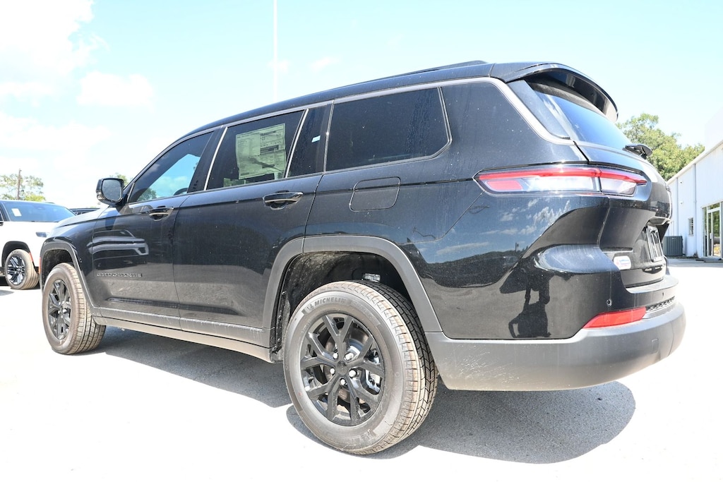 New 2026 Jeep Grand Cherokee L LAREDO ALTITUDE 4X2 Sport Utility