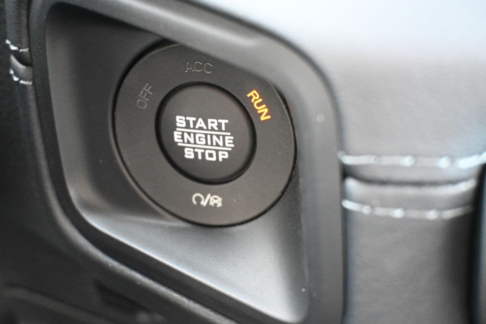 2025 Jeep Wrangler 4-Door Sahara - Photo 17