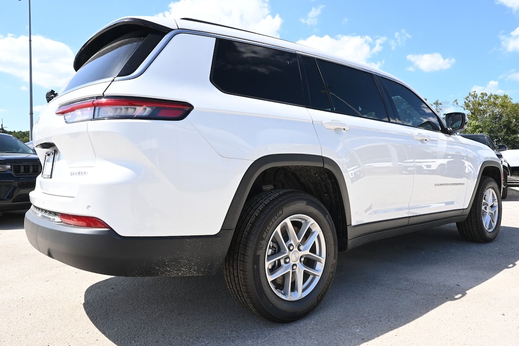 New 2026 Jeep Grand Cherokee L LAREDO X 4X2 Sport Utility