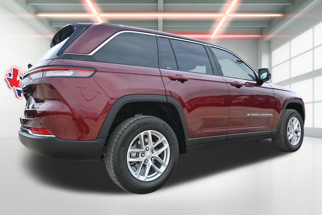 New 2026 Jeep Grand Cherokee LAREDO X 4X4 Sport Utility
