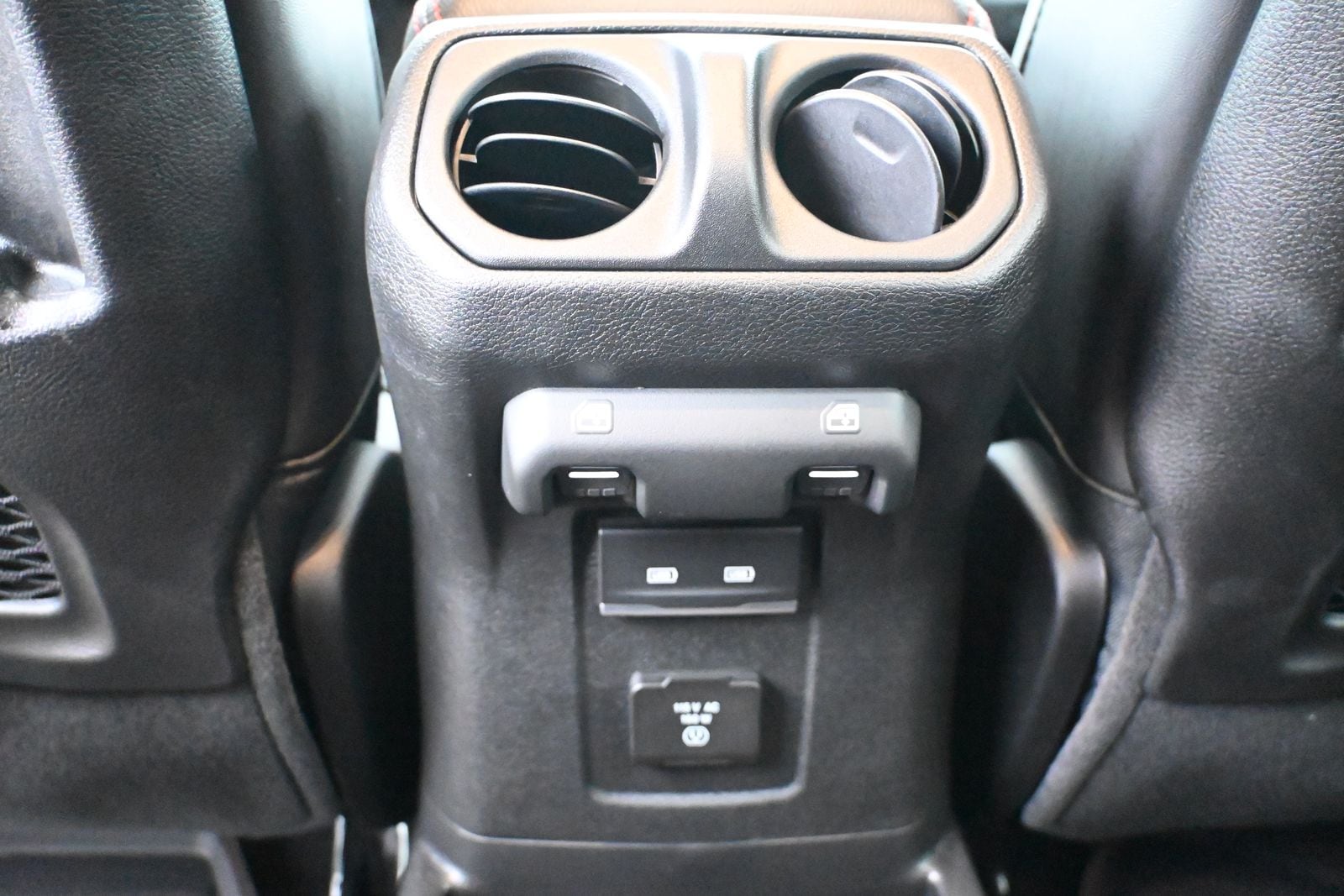 2025 Jeep Wrangler 4-Door Rubicon - Photo 17
