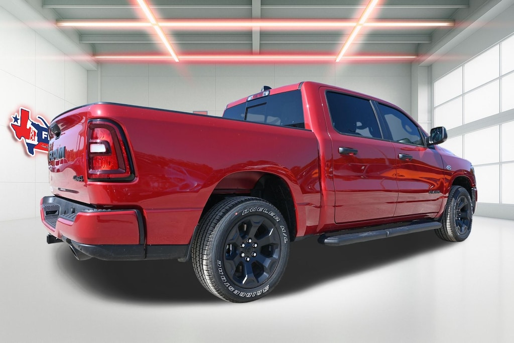 New 2026 Ram 1500 EXPRESS CREW CAB 4X4 5'7 BOX Pickup