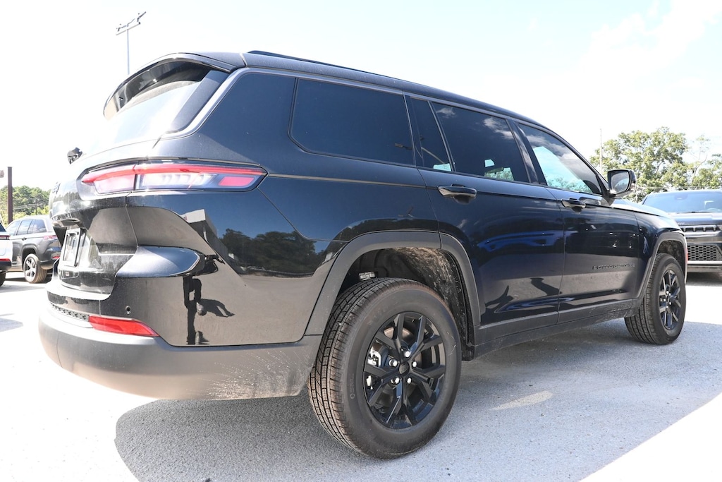 New 2026 Jeep Grand Cherokee L LAREDO ALTITUDE 4X2 Sport Utility
