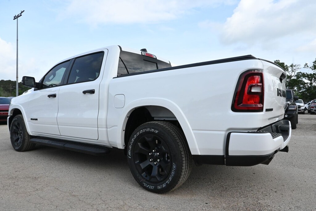 New 2026 Ram 1500 BIG HORN CREW CAB 4X4 5'7 BOX Pickup