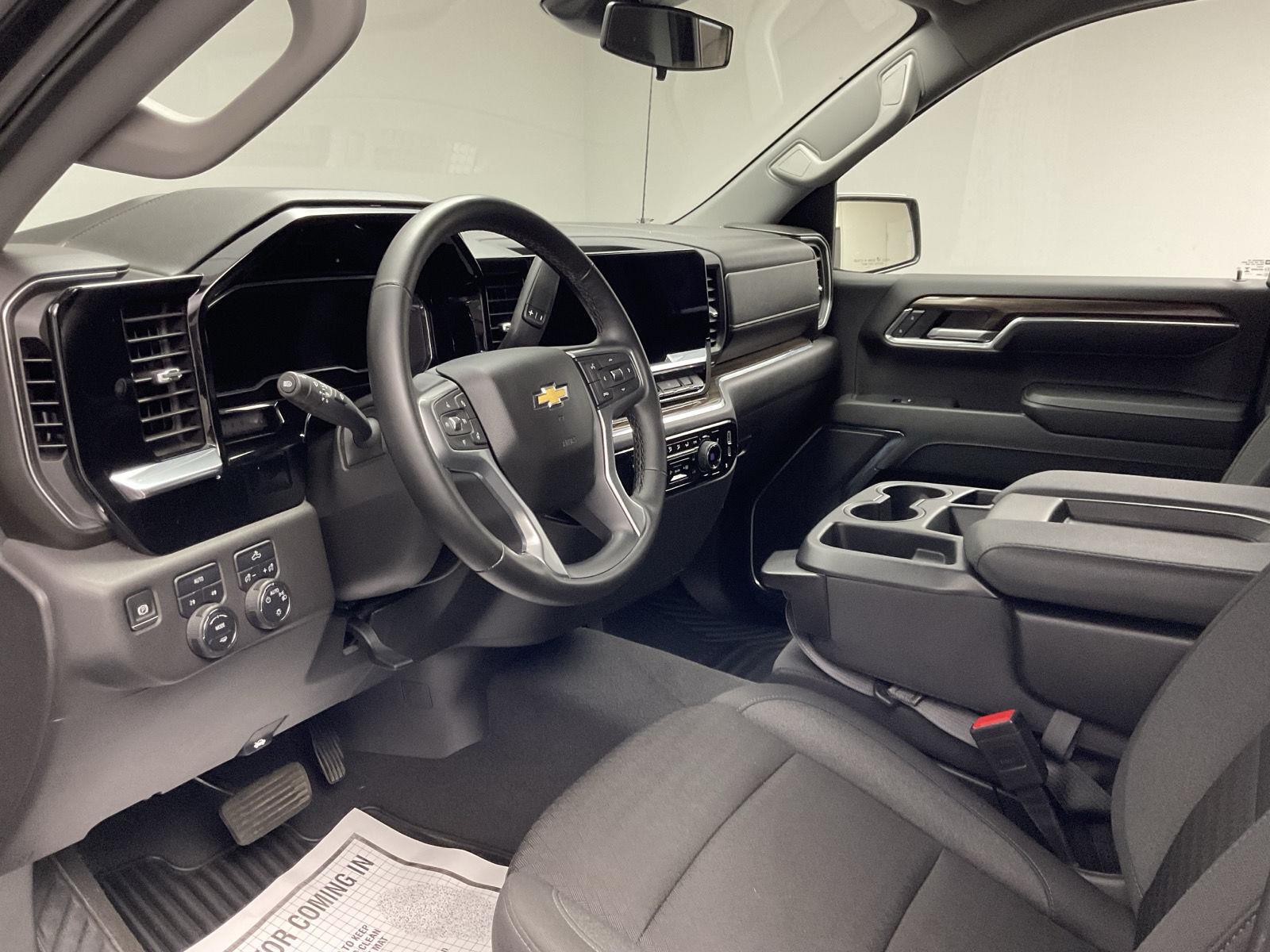 2024 Chevrolet Silverado 1500 LT - Photo 11