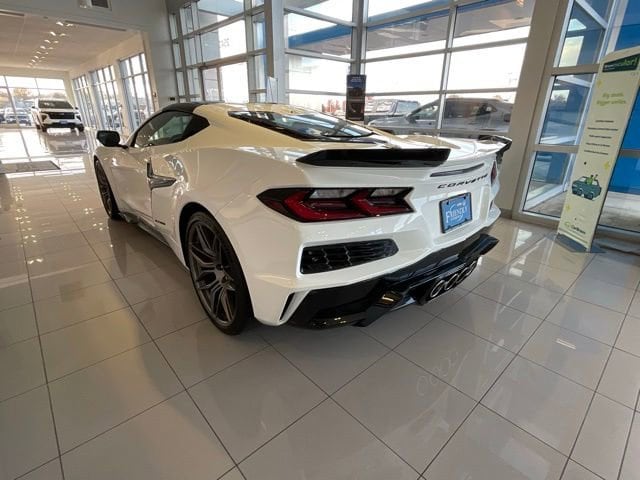 2025 Chevrolet Corvette 2LZ - Photo 8