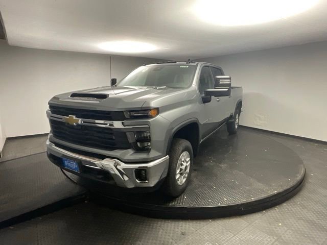 2025 Chevrolet Silverado 2500HD LT photo 3