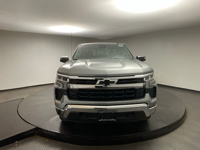 2026 Chevrolet Silverado 1500 LT photo 2