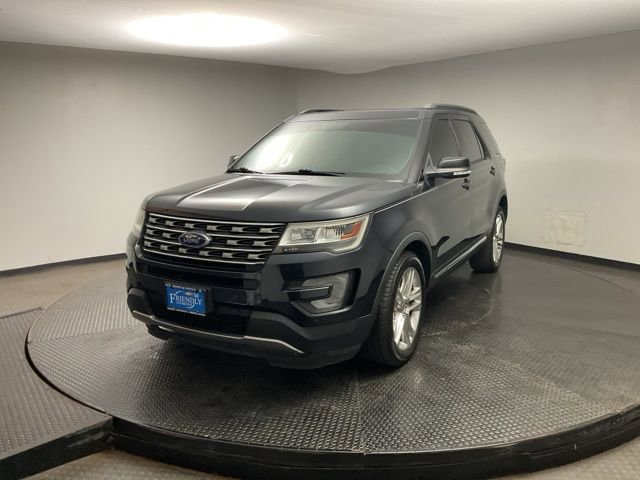 2017 Ford Explorer XLT photo 2
