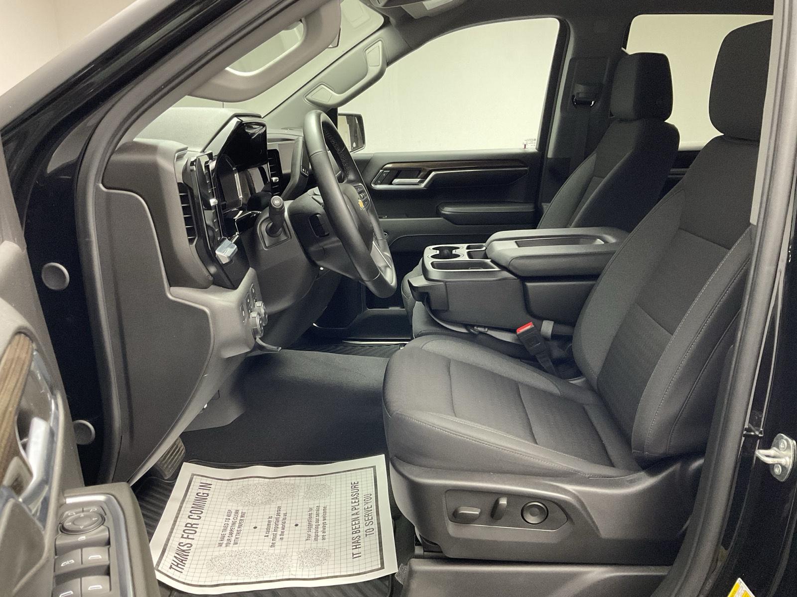 2024 Chevrolet Silverado 1500 LT - Photo 12