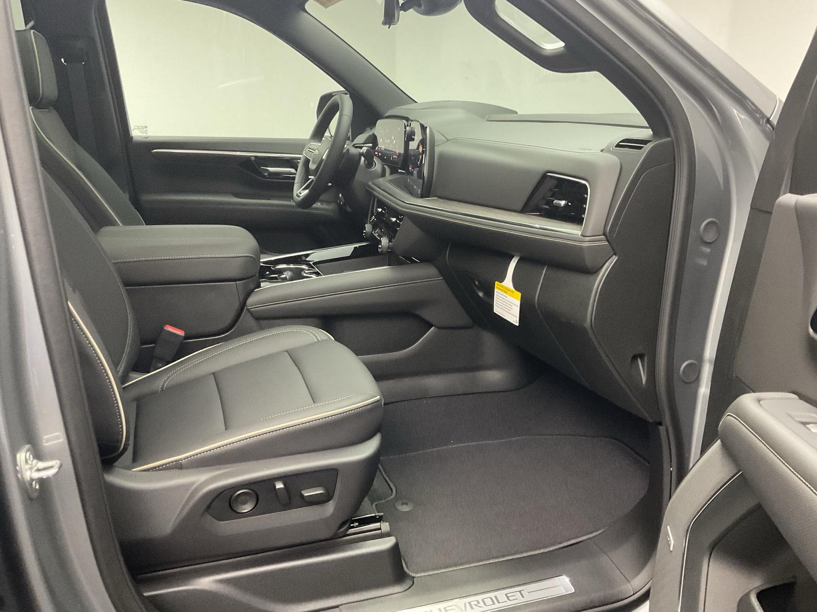 2026 Chevrolet Suburban Premier - Photo 26