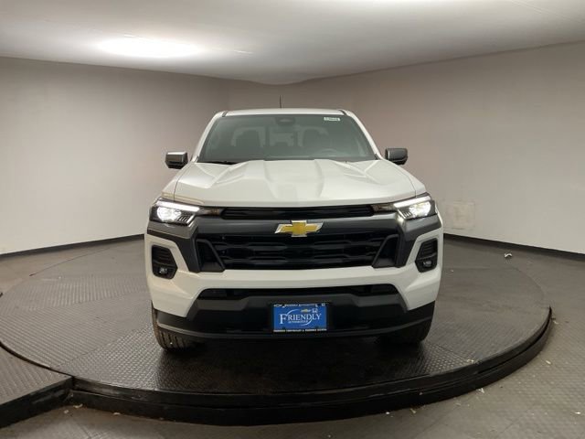 2025 Chevrolet Colorado Work Truck LT photo 2