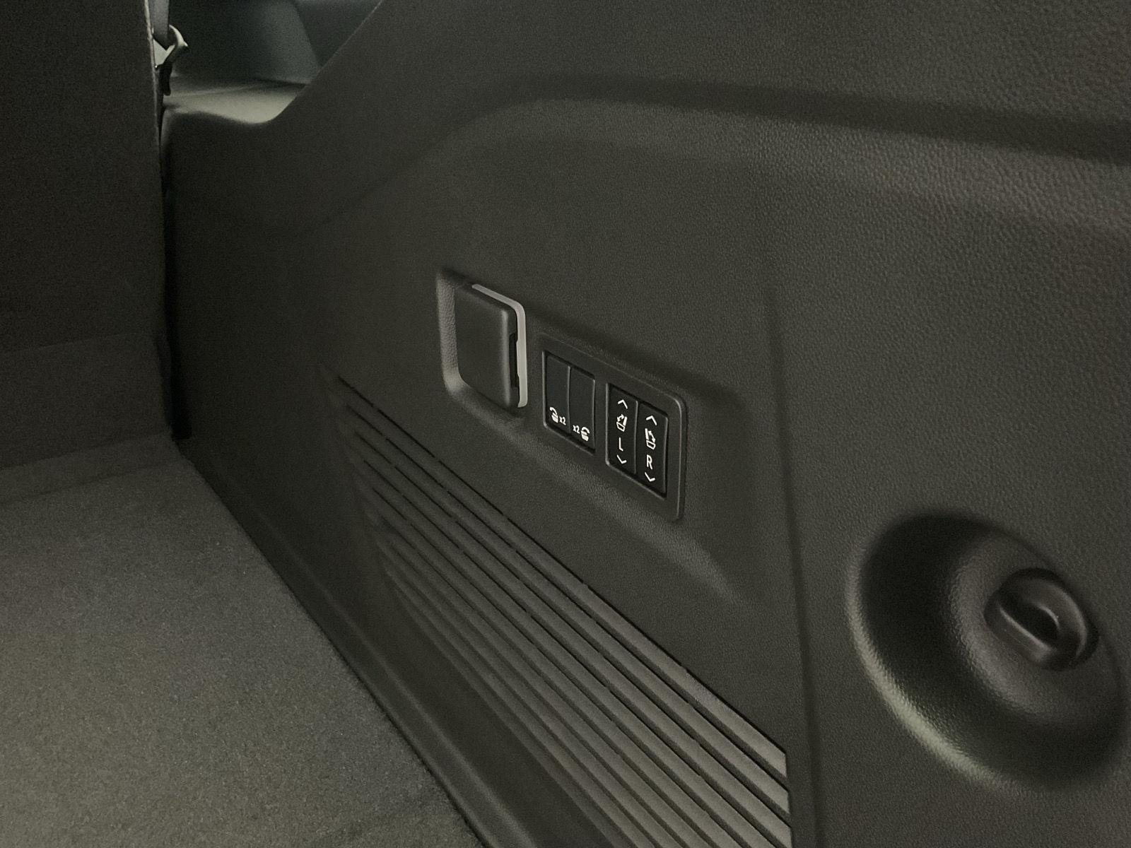 2026 Chevrolet Suburban Premier - Photo 33