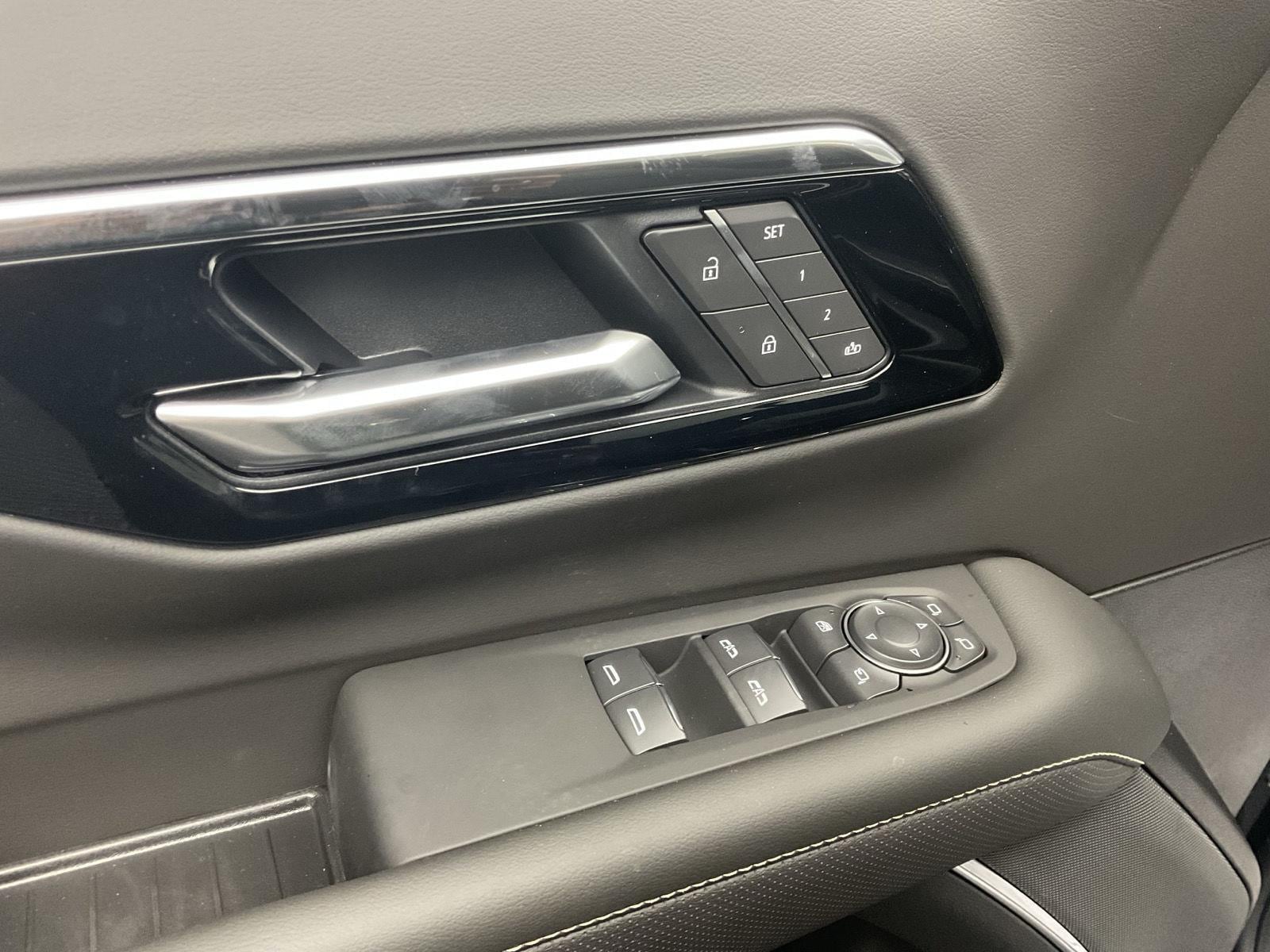 2026 Chevrolet Suburban Premier - Photo 10