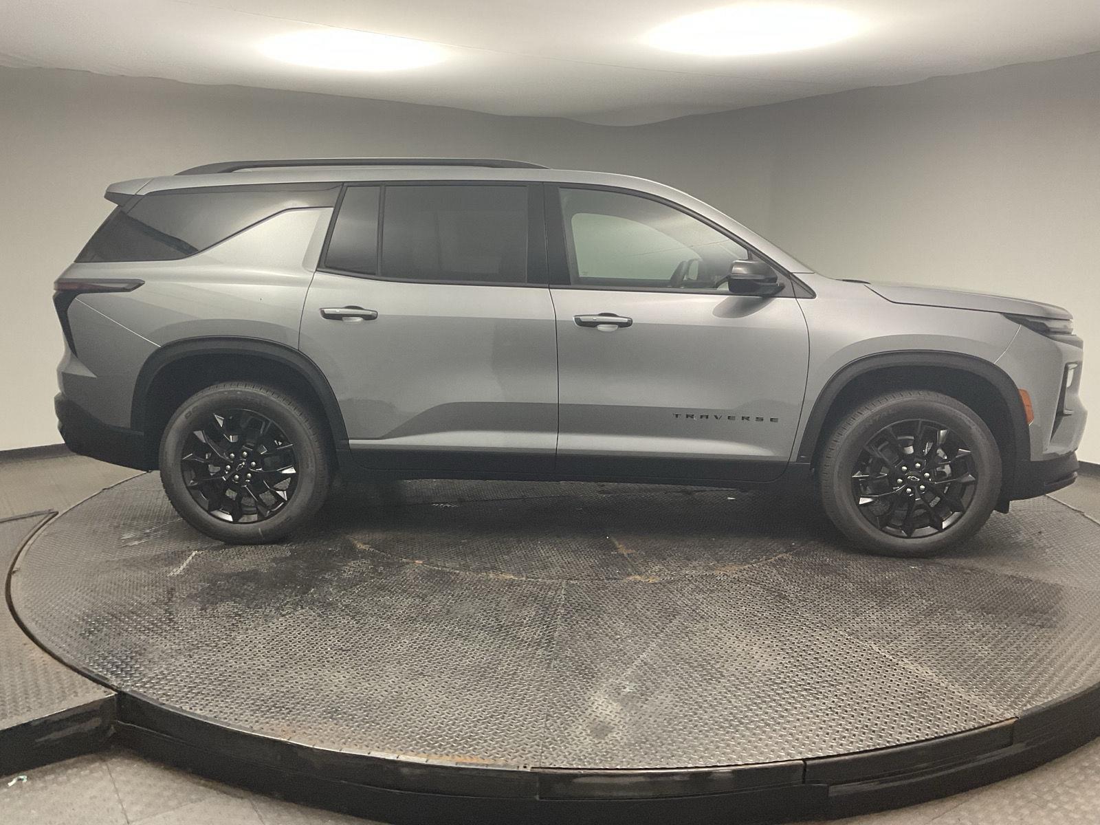 2026 Chevrolet Traverse LT - Photo 8