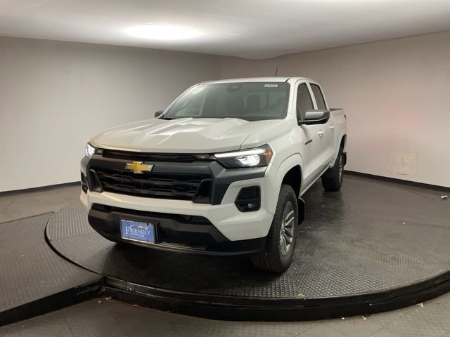2025 Chevrolet Colorado Work Truck LT photo 3