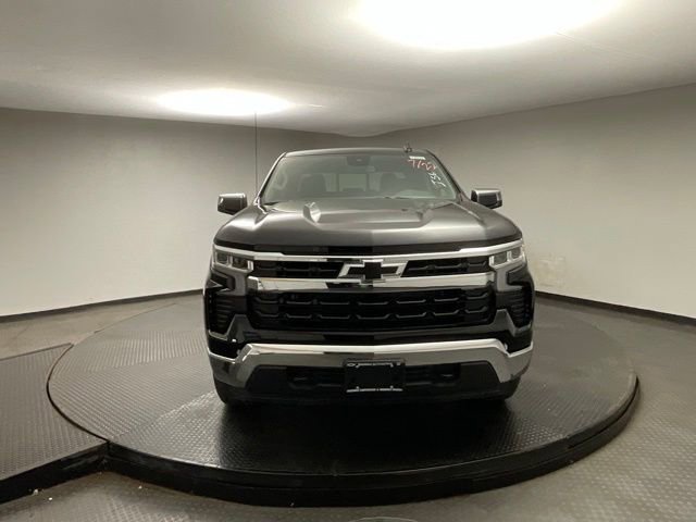 2026 Chevrolet Silverado 1500 LT photo 2