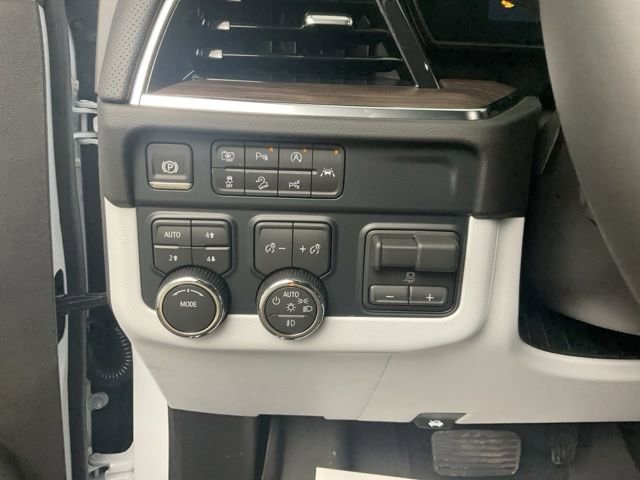 2026 Chevrolet Tahoe Premier - Photo 13