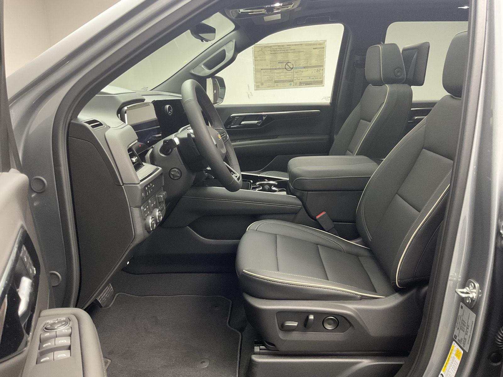 2026 Chevrolet Suburban Premier - Photo 12