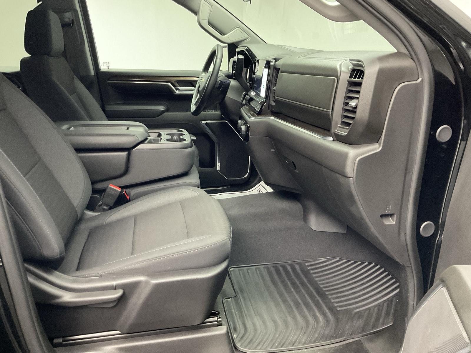 2024 Chevrolet Silverado 1500 LT - Photo 24