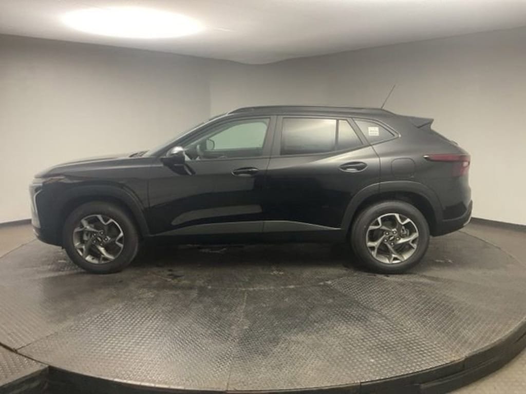 New 2026 Chevrolet Trax LT SUV