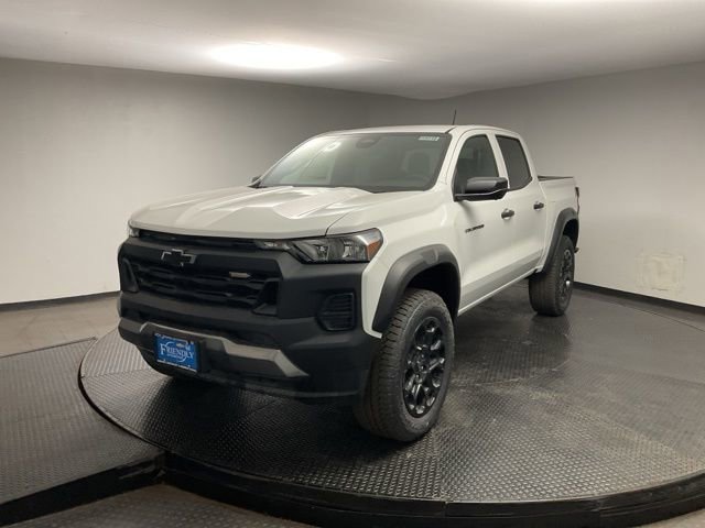 2026 Chevrolet Colorado Trail Boss photo 2