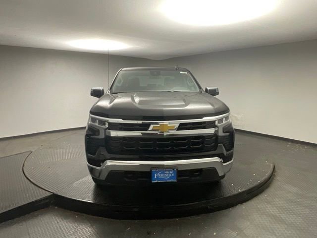 2025 Chevrolet Silverado 1500 LT photo 2