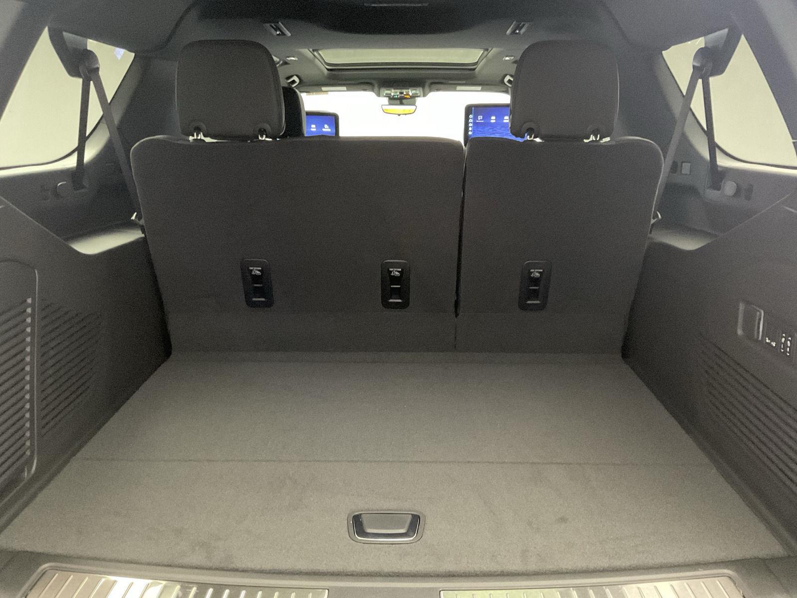 2026 Chevrolet Suburban Premier - Photo 32